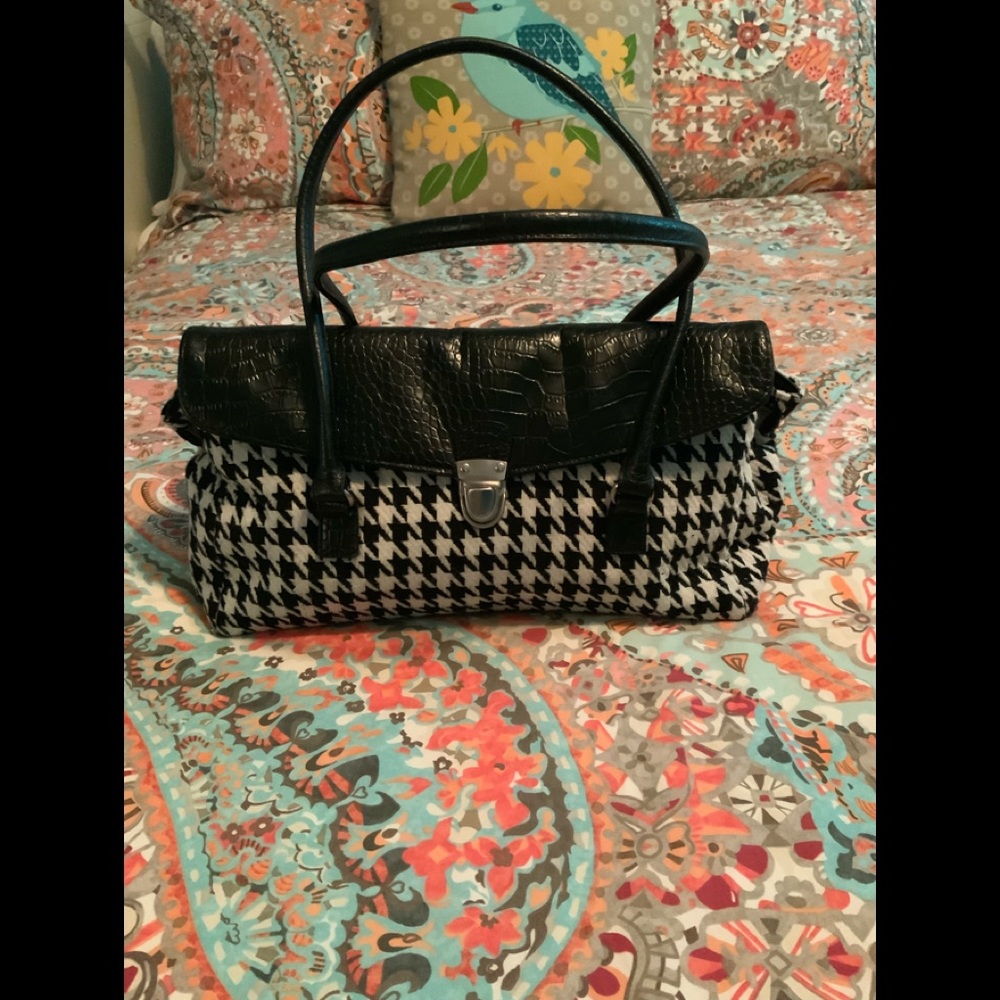 Handbag houndstooth fabric and black never used